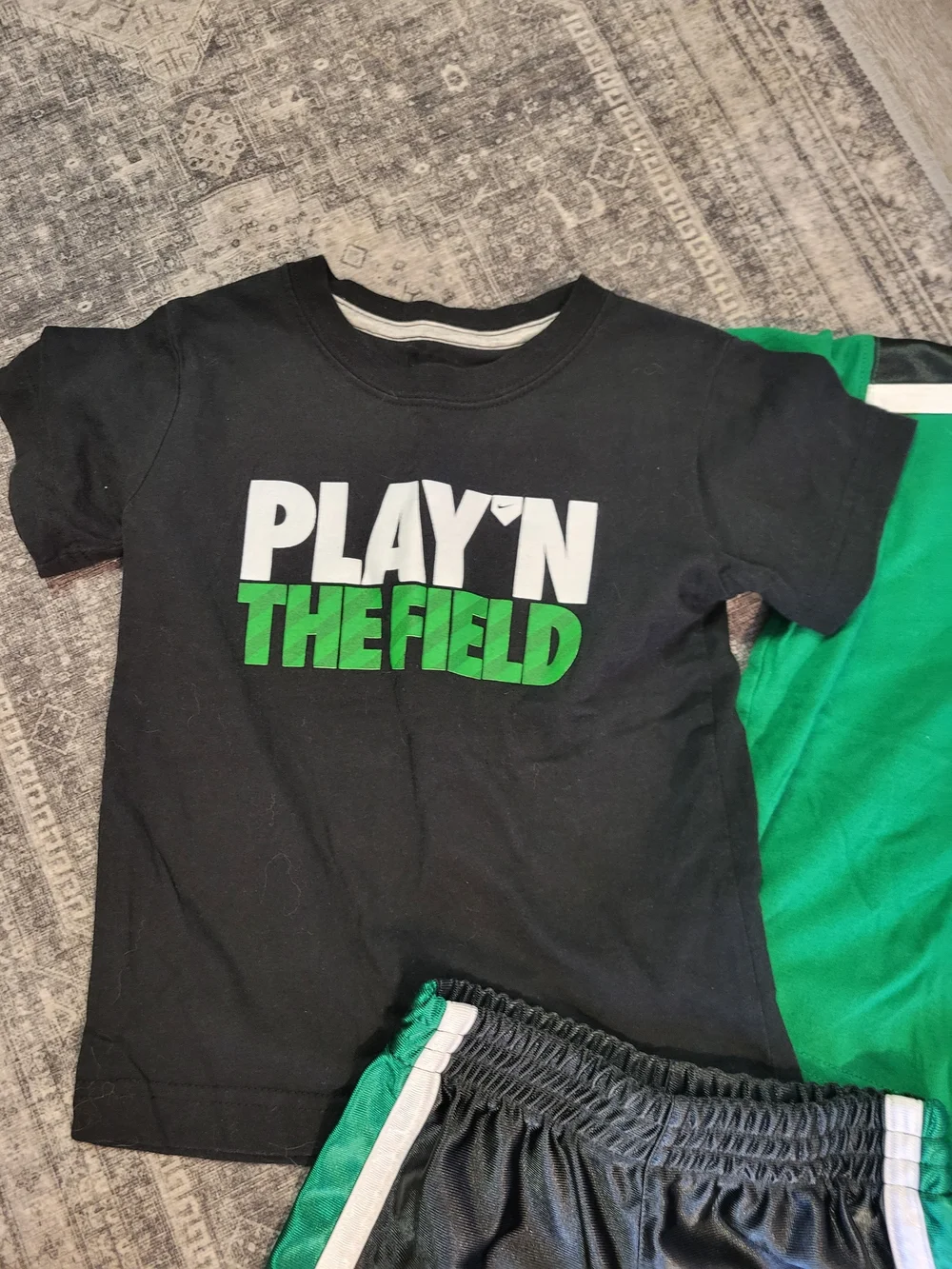 Nike Kids 3-Piece Matching Set - Black & Green - Picture 2 of 6